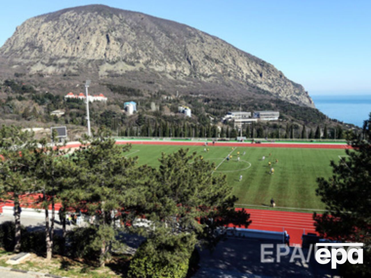 Оккупационные власти посчитали, что крымская природа подойдет для российских футболистов