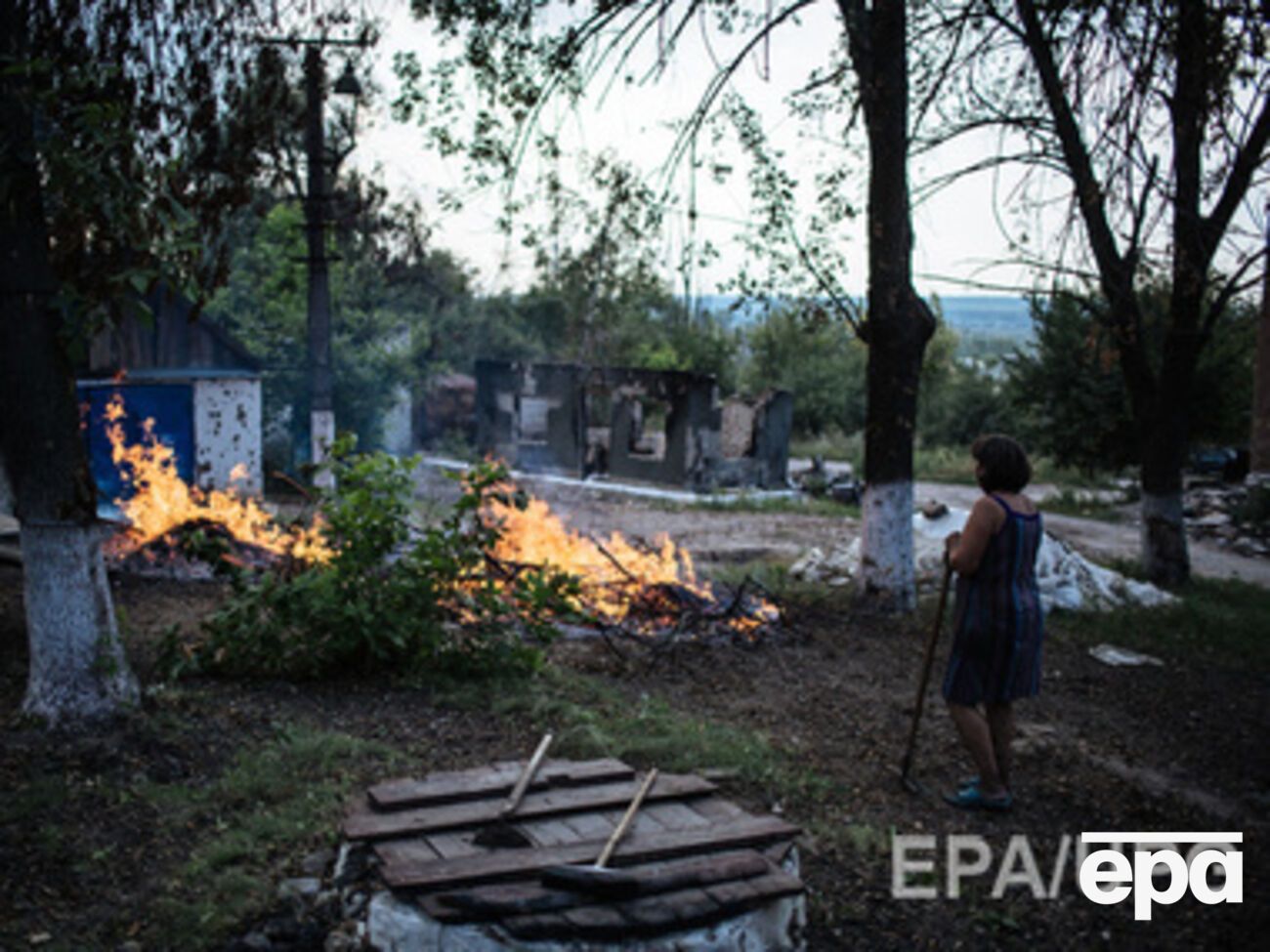 В результате обстрелов в городе возникают пожары