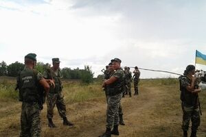 В распоряжении бойцов автоматы, пулеметы, гранатометы, квадрокоптеры, приборы ночного видения и тепловизоры