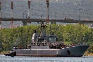 Большой десантный корабль "Цезарь Куников" в Варне