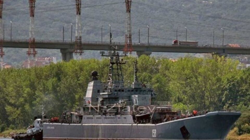 Большой десантный корабль "Цезарь Куников" в Варне