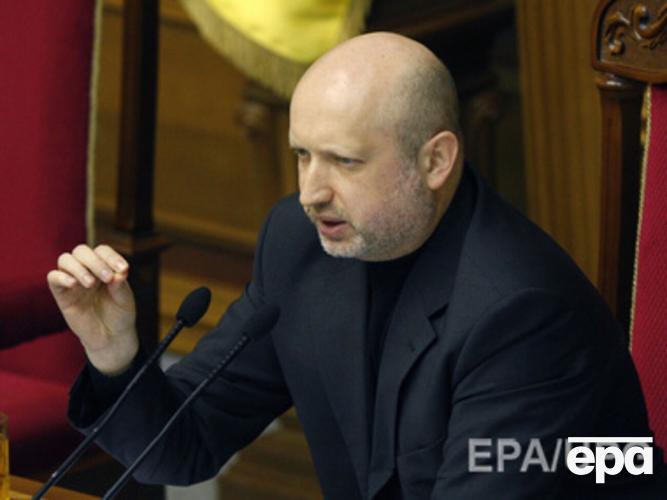 Турчинов просит объявить в стране траур