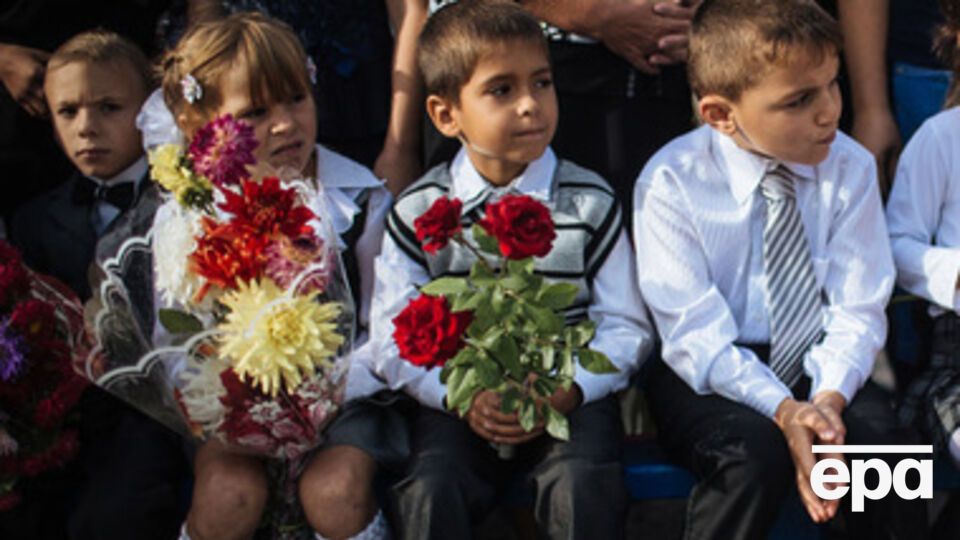 Школьников привезли для того, чтобы отснять сюжет для российских телеканалов