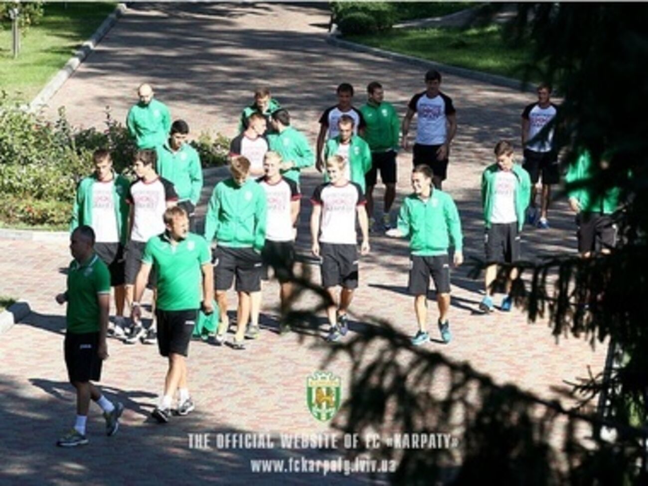 Футболисты проведут день на полигоне