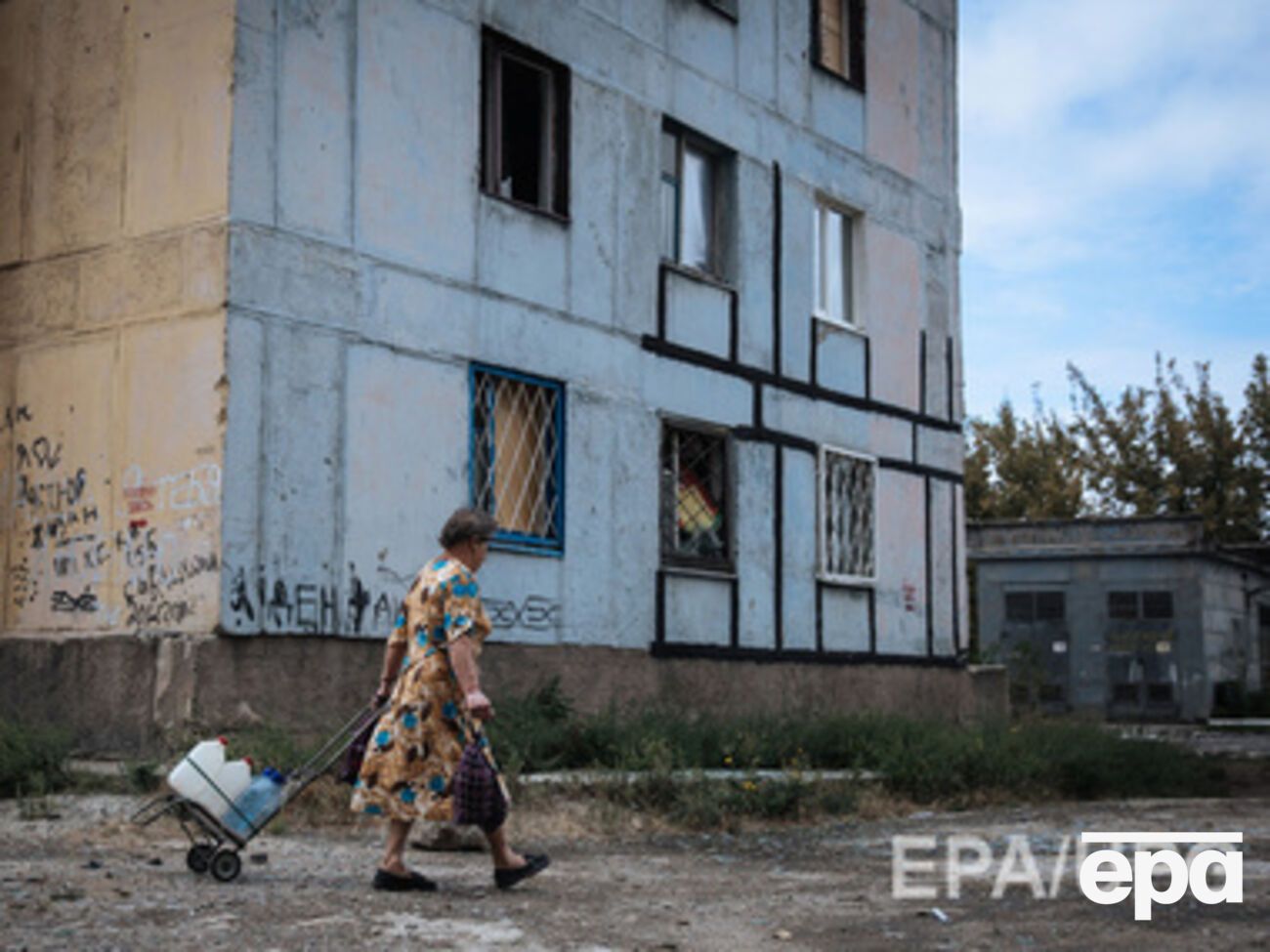 В Луганск не завозят продовольствие, а у населения нет денег