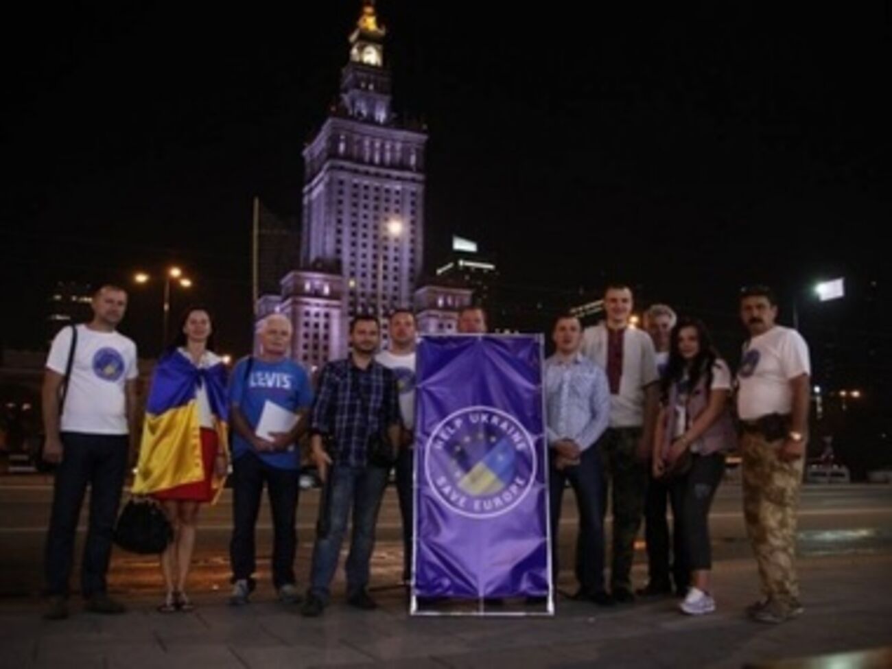 В каждом городе активисты распространят буклеты с информацией о состоянии дел в Украине