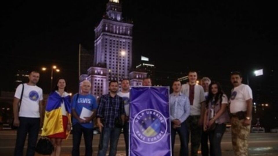 В каждом городе активисты распространят буклеты с информацией о состоянии дел в Украине