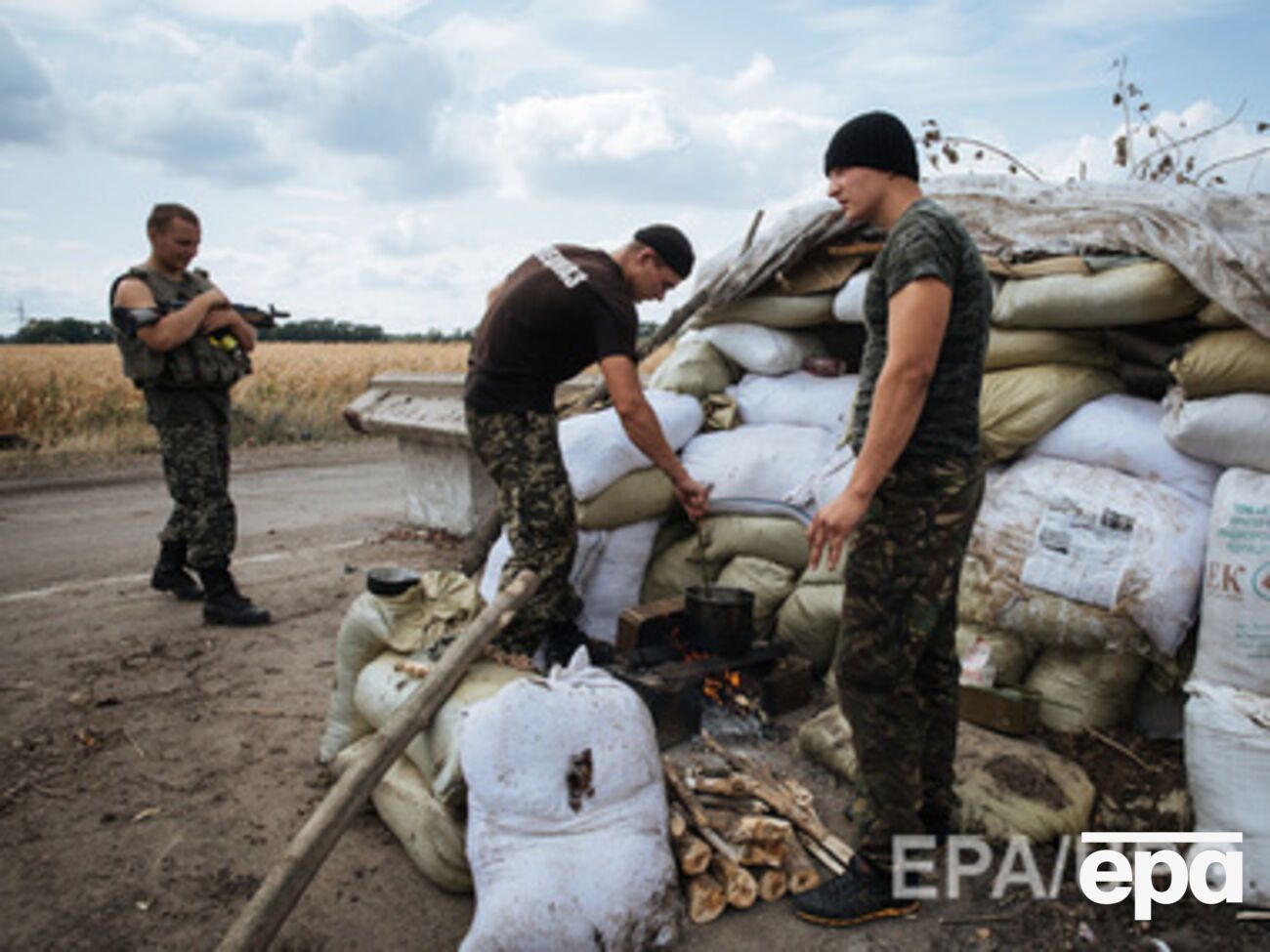 Несмотря на режим прекращения огня, силы АТО остаются под огнем противника