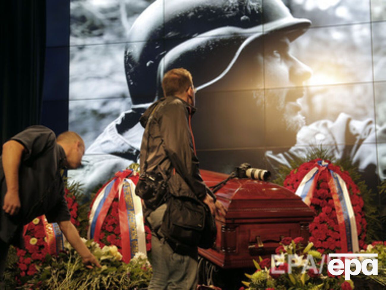Похороны российского журналиста, погибшего в Украине
