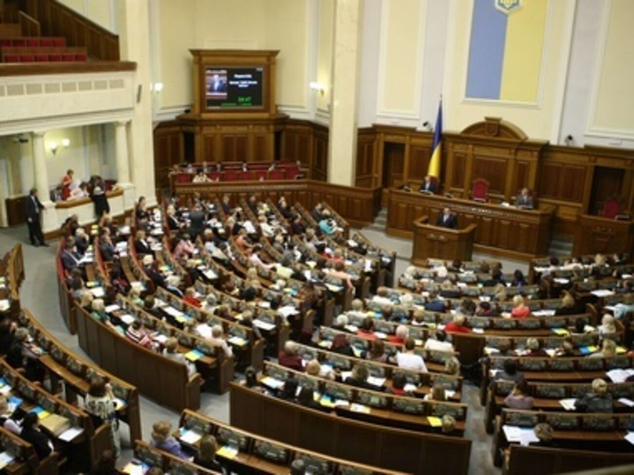 Закон о санкциях завтра вступит в силу