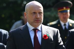 Турчинов заявил, что ВР должна в ближайшие дни отменить внеблоковость Украины
