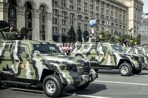 "Кугуары" на параде в честь Дня Независимости Украины
