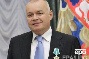 Ранее СБУ предложили запретить въезд 50 российским журналистам