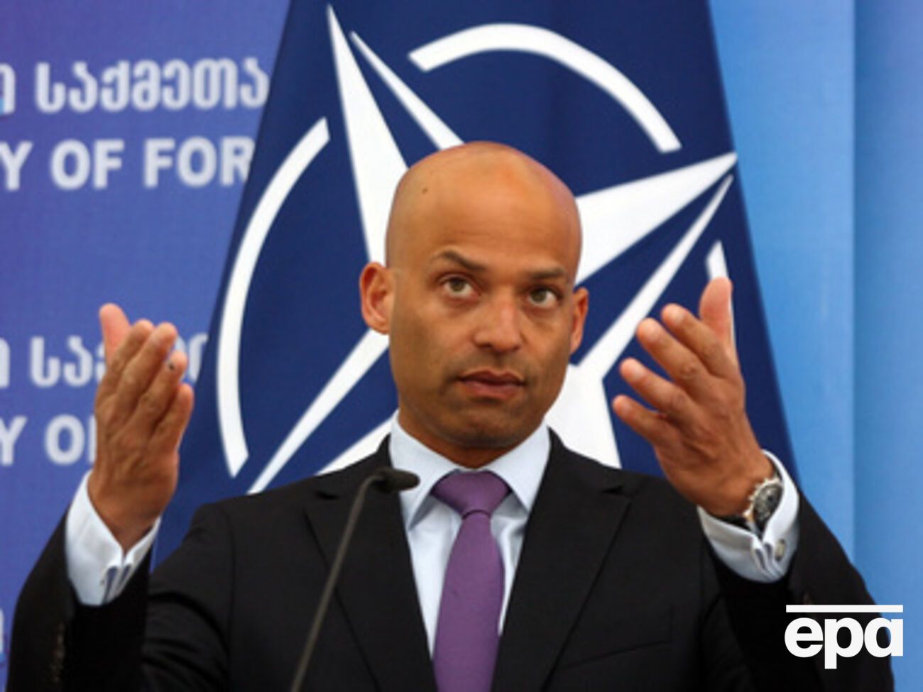 В НАТО отмечают, что регулярные войска РФ покидают Украину