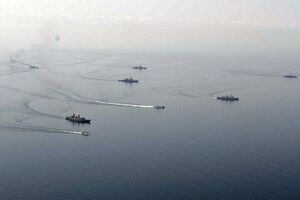 В маневрах приняли участие 12 кораблей и судов обеспечения, самолеты и вертолеты морской авиации