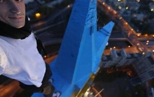 СМИ: Украинский руфер Мустанг объявлен в международный розыск