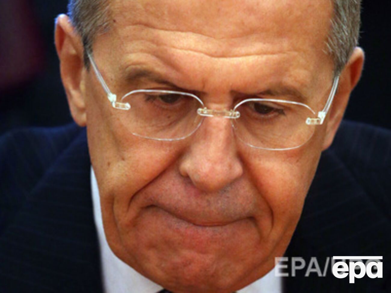 Лавров считает санкции несвоевременными