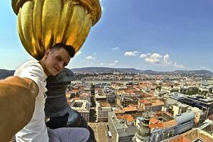 Будущий Владимир Владимирович Путин(Мустанг) на очередной высотке