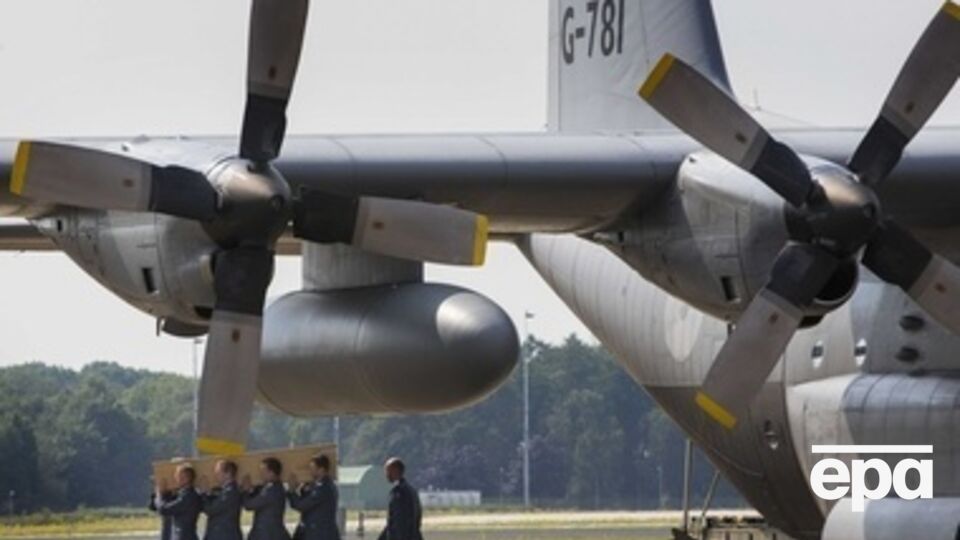 Опознаны останки 211 жертв крушения самолета