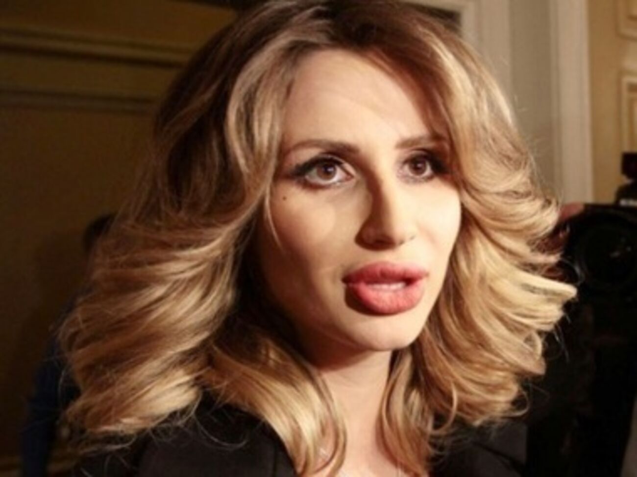 СМИ сообщили, что охрана звезды потребовала от украинских журналистов удалить ее снимки