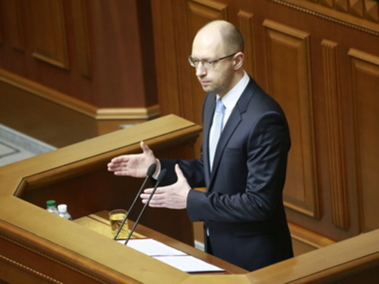 Яценюк заявил, что санкции против России достигают цели