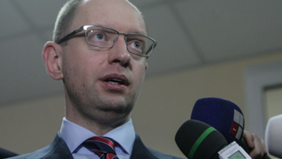 Арсений Яценюк --- Идеи проводить двусторонние переговоры и достигать двусторонних договоренностей с Россией --- не лучшая идея