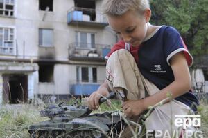 Коммунальщики продолжают возобновлять электроснабжение