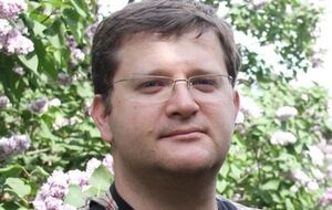 Владимир Арьев: По поводу Топаза: сидит. Никто не выпускал и не собирается