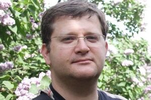 Владимир Арьев: По поводу Топаза: сидит. Никто не выпускал и не собирается