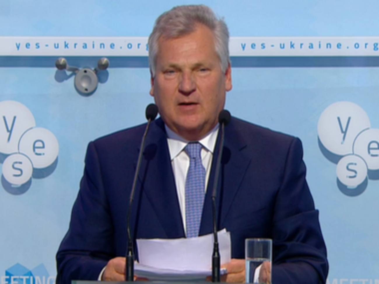 Александр Квасьневский на саммите YES