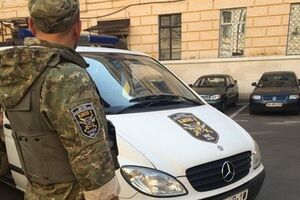 Украинские военных будут сопровождать медиков в зону боевых действий