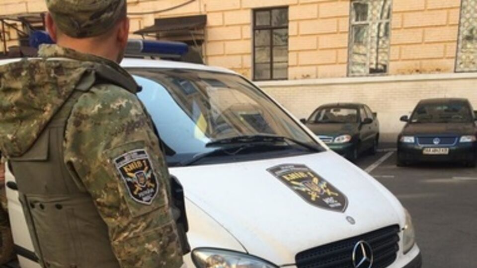 Украинские военных будут сопровождать медиков в зону боевых действий