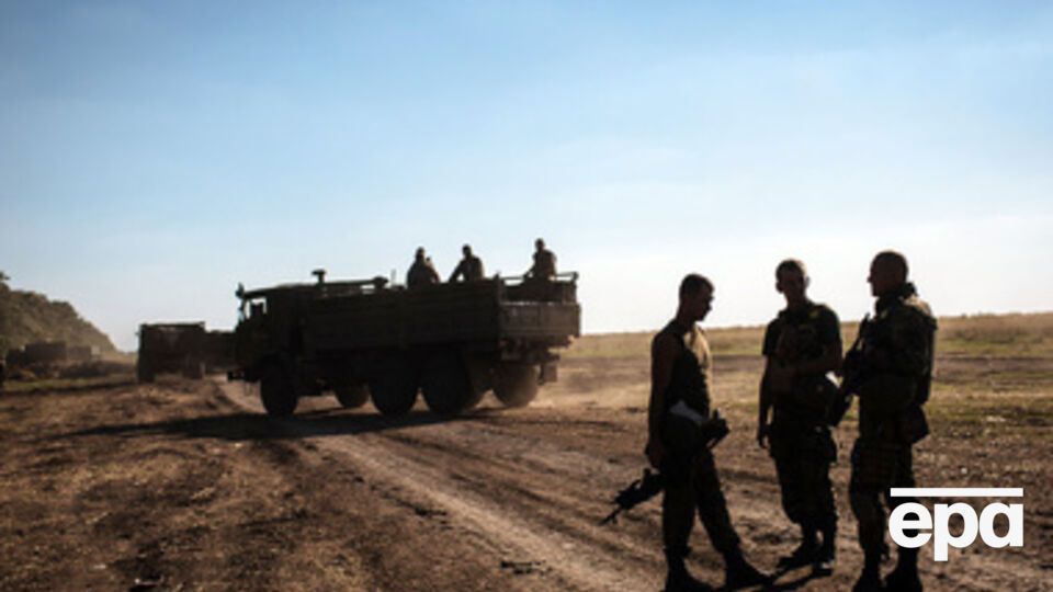 В плену находятся и военные, и гражданские лица