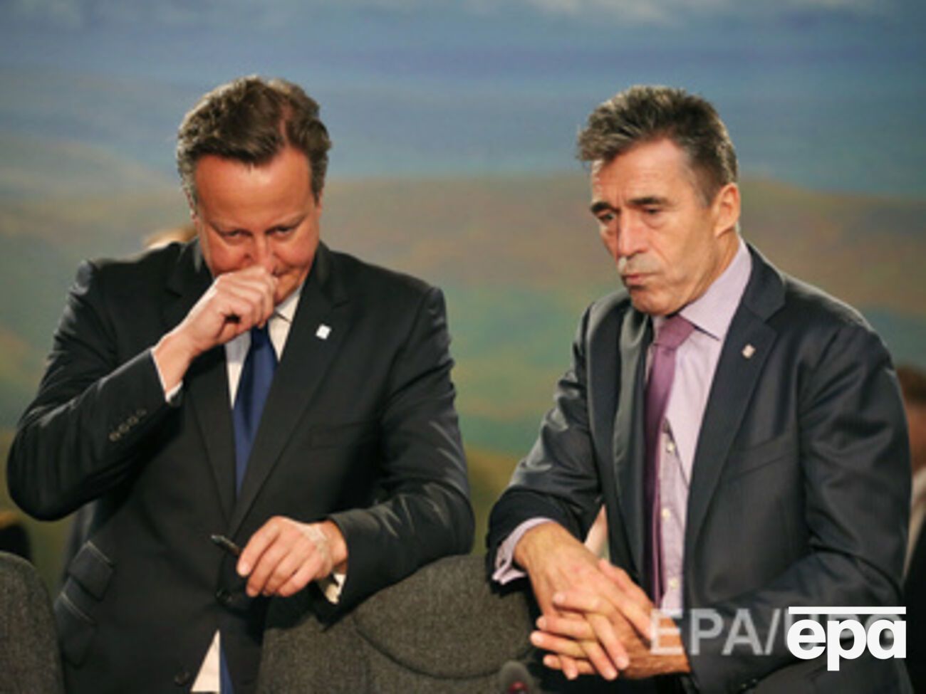 Генсек НАТО Андерс Фог Расмуссен и премьер-министр Великобритании Дэвид Кэмерон на саммите в Уэльсе