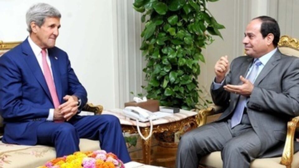 Керри провел ряд переговоров о борьбе с исламистами