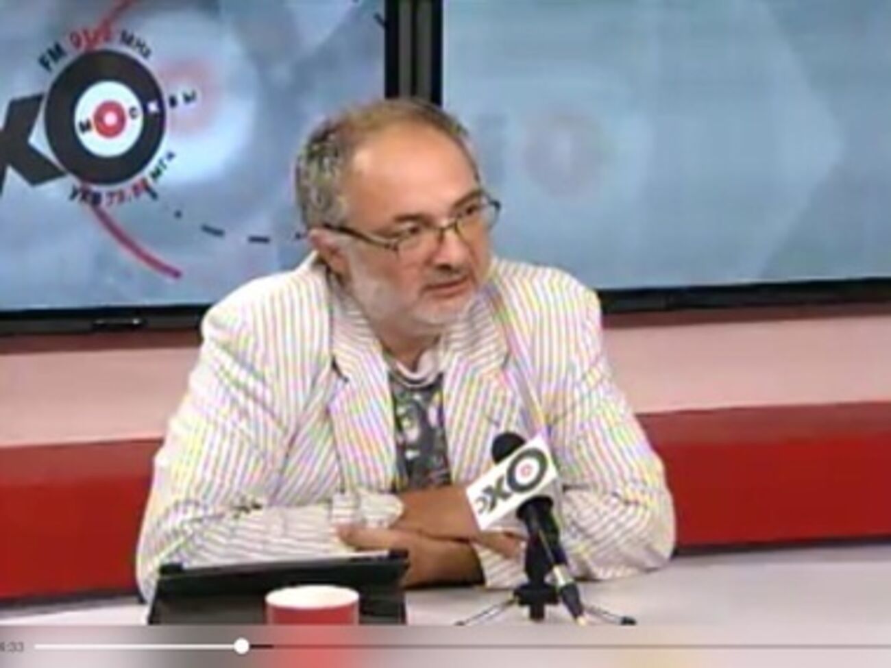 Марат Гельман: "Ну, какая в России сегодня стабильность? Общество лихорадит, экономику лихорадит, то и дело идут разговоры о том, что нужно потуже затянуть пояса"