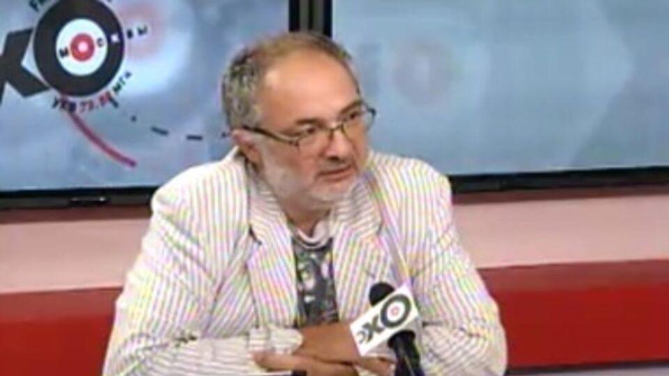 Марат Гельман: "Ну, какая в России сегодня стабильность? Общество лихорадит, экономику лихорадит, то и дело идут разговоры о том, что нужно потуже затянуть пояса"