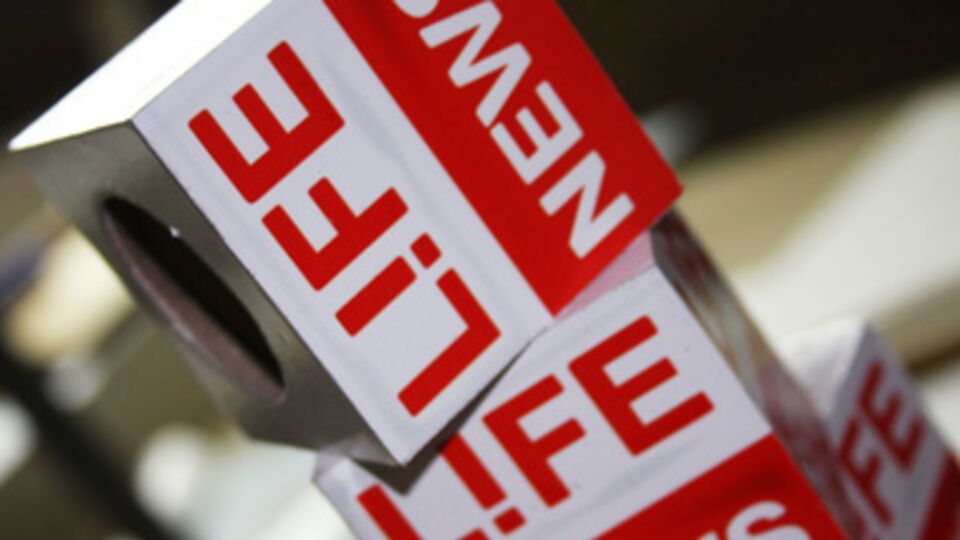 Администрация YouTube удалила страницу LifeNewsв ответ на жалобы пользователей