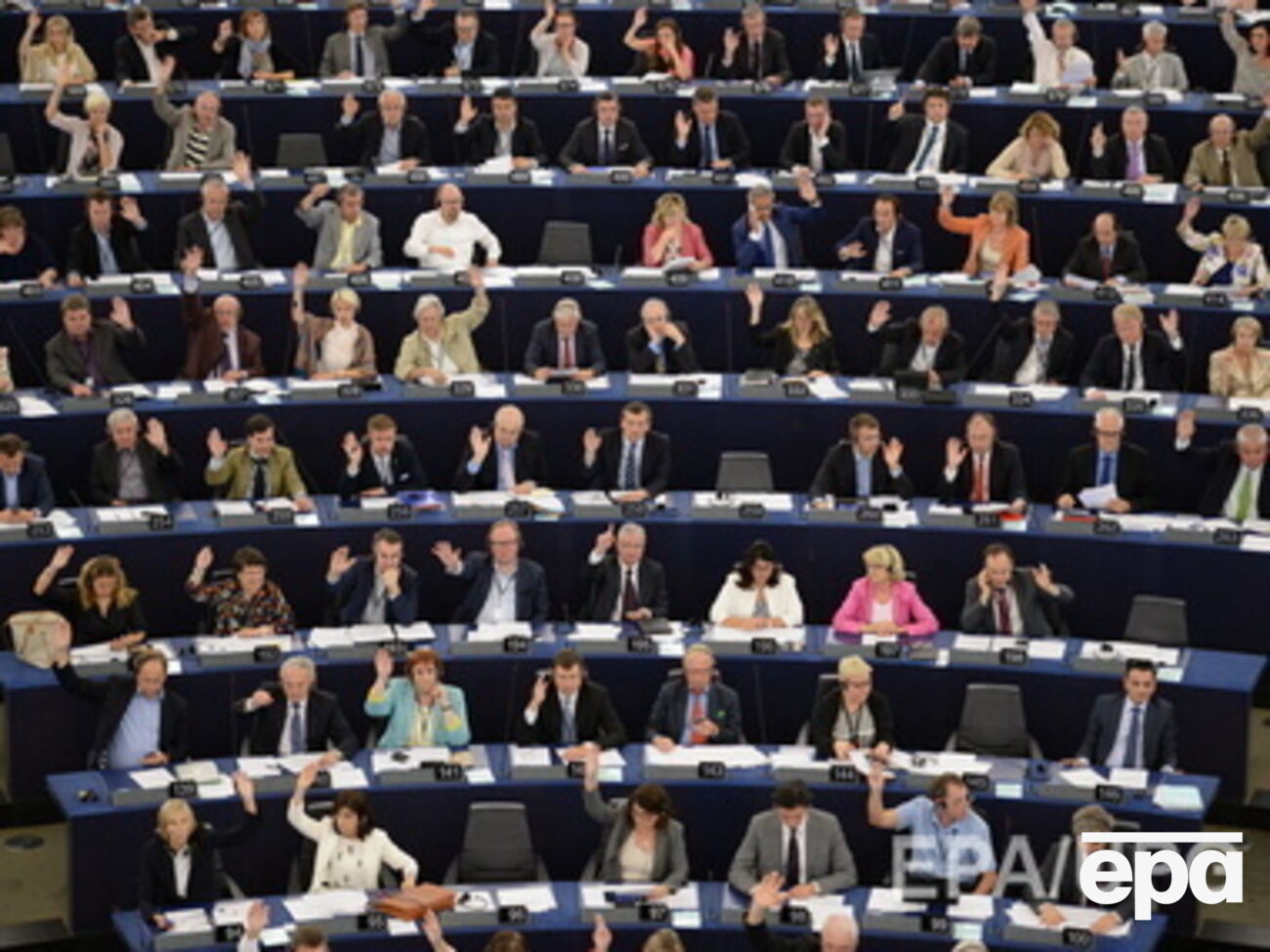 В Европарламенте выступления перед голосованием за ратификацию Соглашения сопровождались аплодисментами