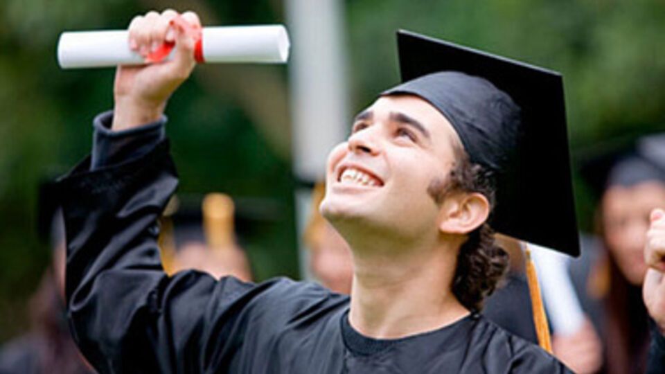 Не все студенты на Донбассе получают стипендии