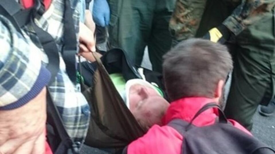 Мужчину увезли в больницу