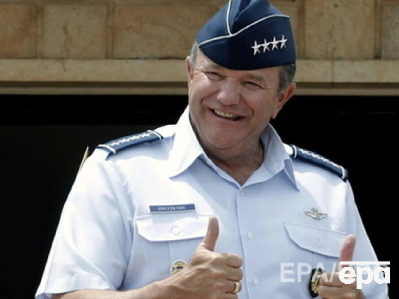 Бридлав пообещал, что НАТО отреагирует на начало новой гибридной войны со стороны РФ