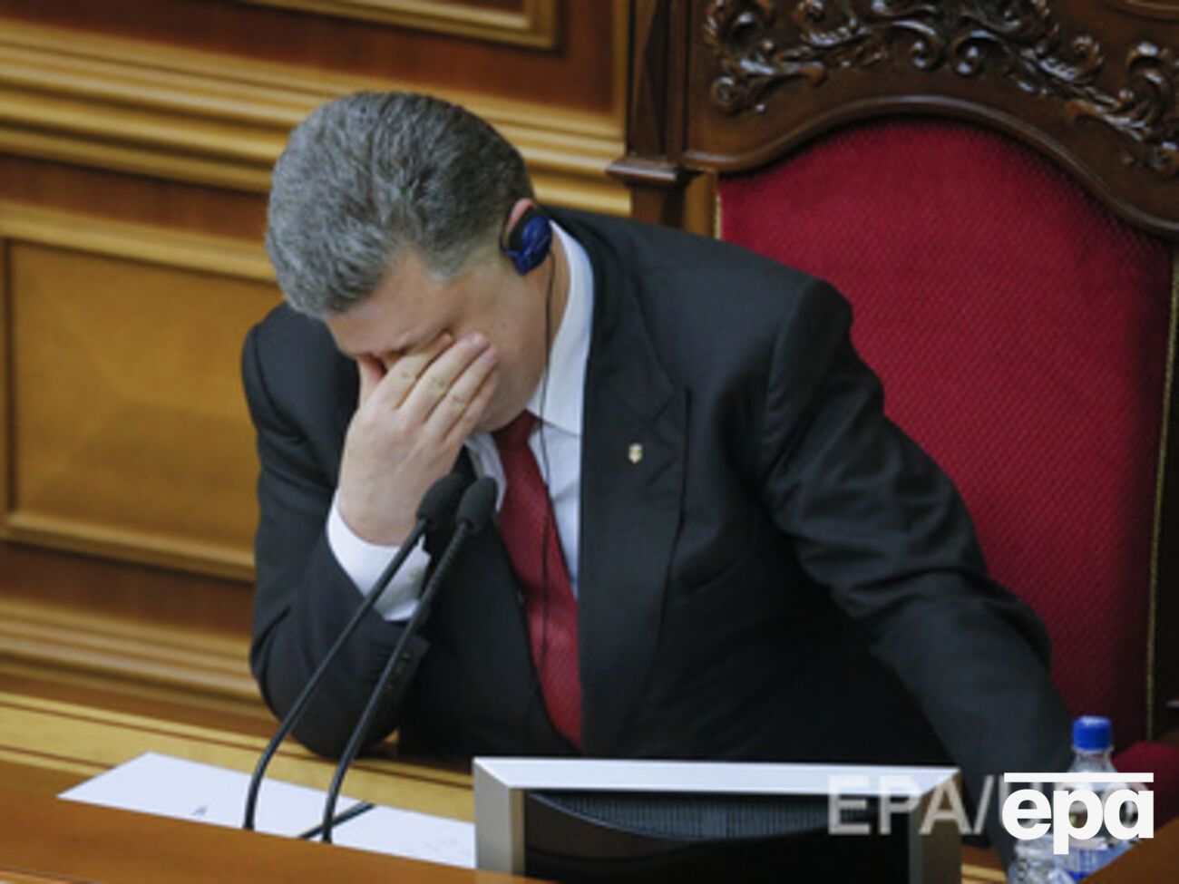 Порошенко заявил, что уничтожено 60% боеспособной военной техники сил АТО, пишет INSIDER