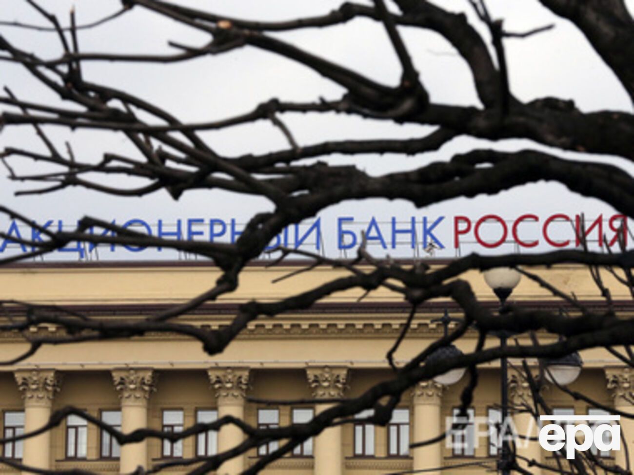 На фоне санкций показатели российских банков упали