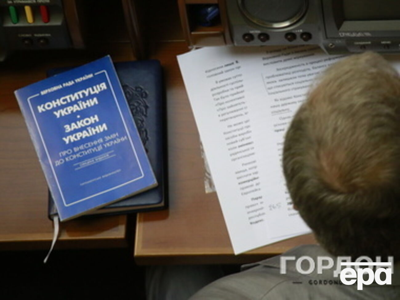 Депутаты проведут консультации в Москве