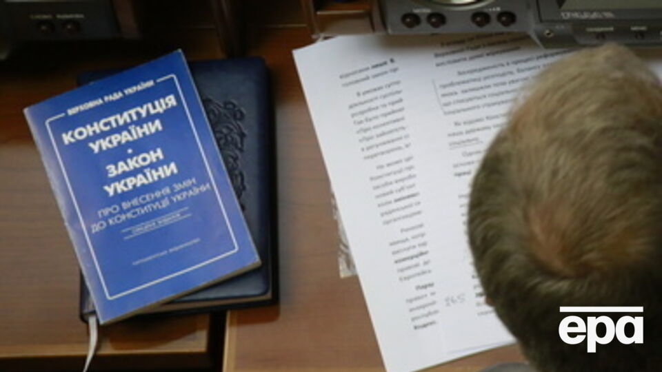 Депутаты проведут консультации в Москве