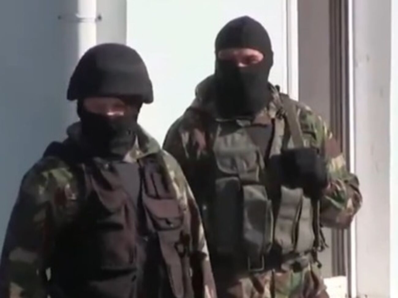 Обыск проводят сотрудники ФСБ