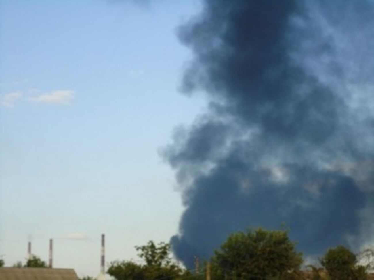 Столб черного дыма в районе ТЭС