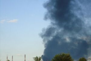Столб черного дыма в районе ТЭС