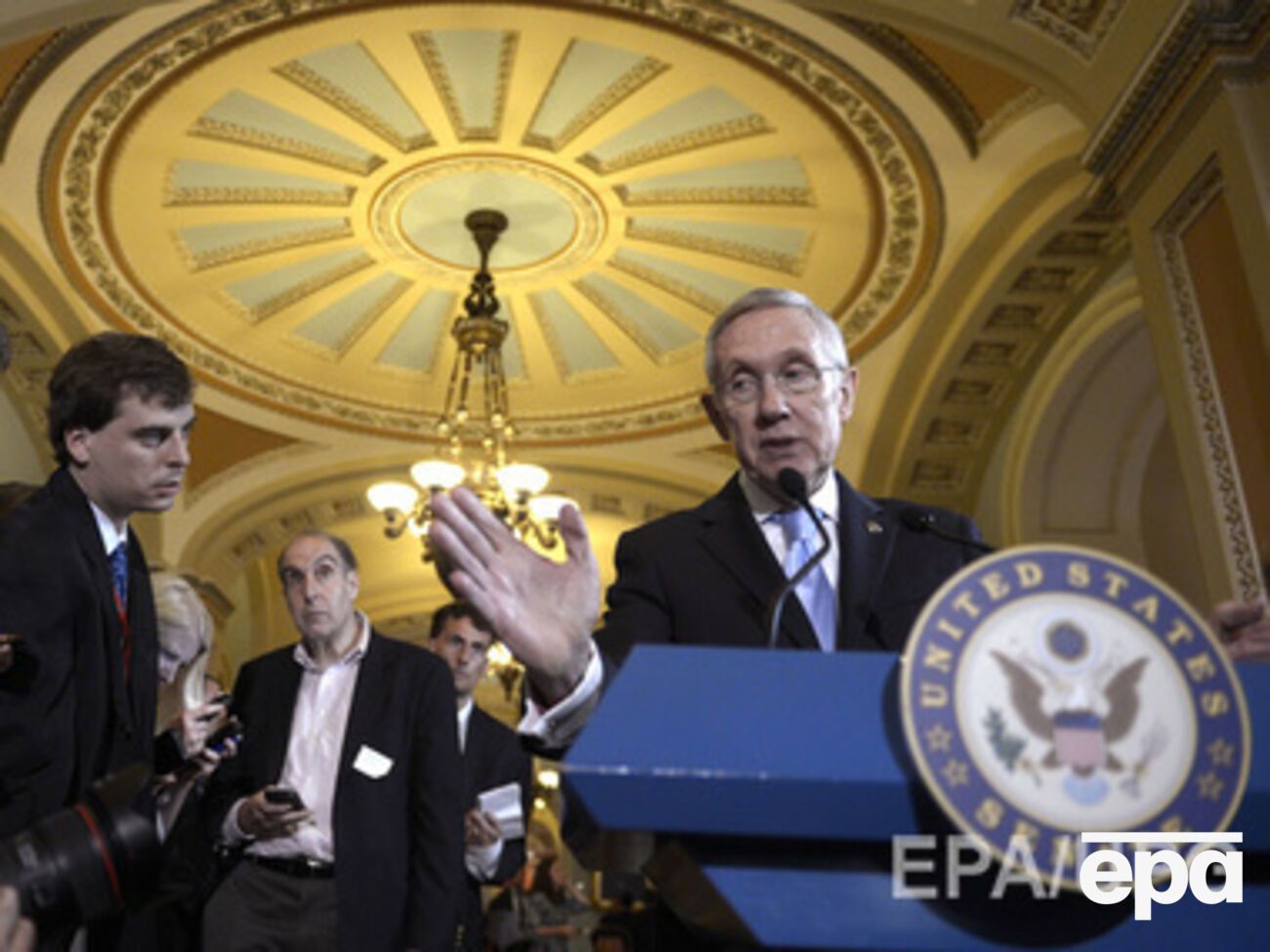 В США предлагают разрешить санкции против "Газпрома",&nbsp;если тот задержит поставки газа